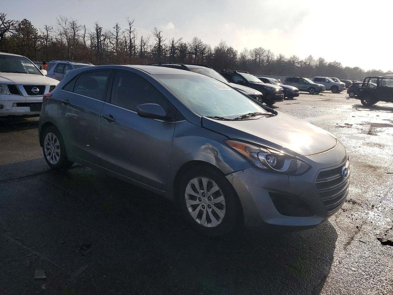 2017 HYUNDAI ELANTRA GT photo 4