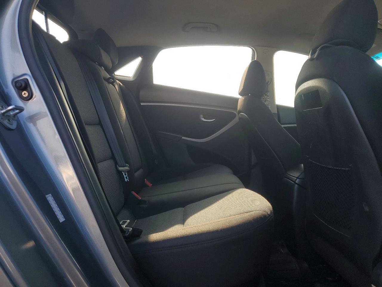 2017 HYUNDAI ELANTRA GT photo 10