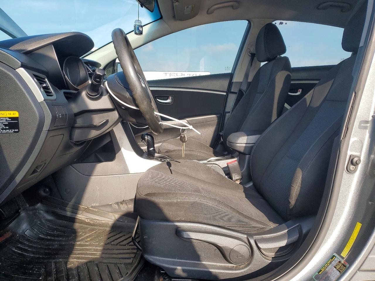 2017 HYUNDAI ELANTRA GT photo 7
