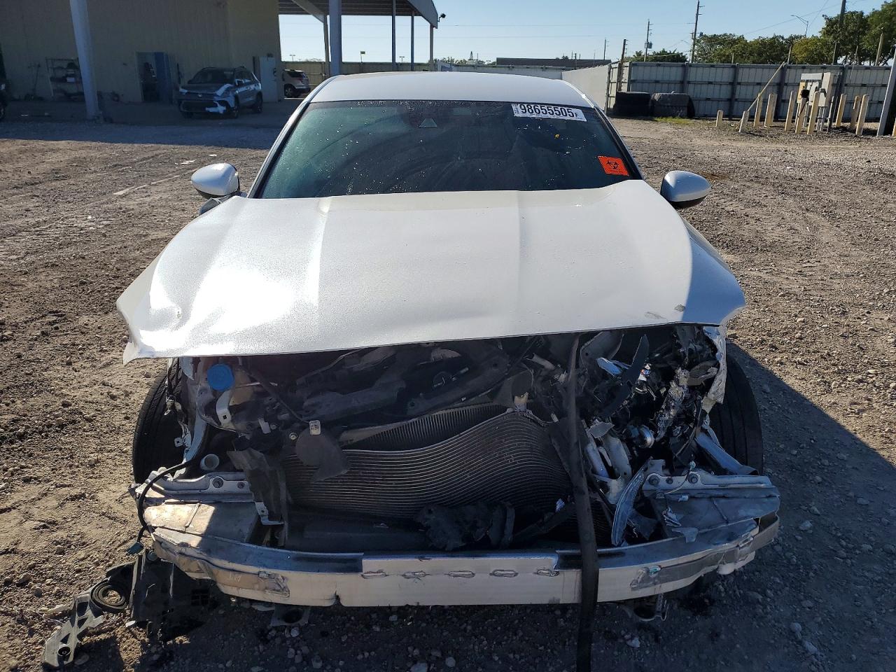 2018 HONDA ACCORD LX photo 5