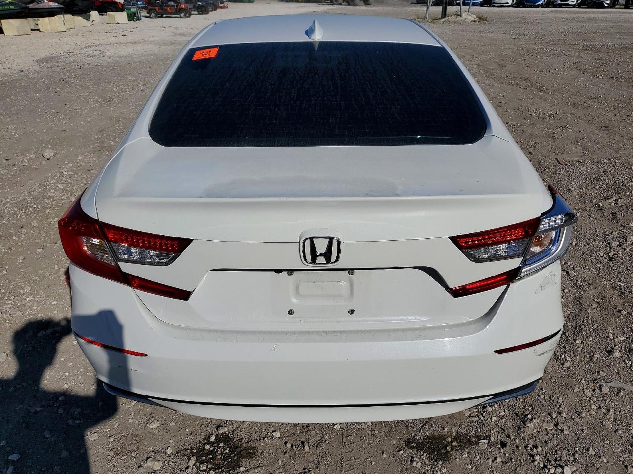 2018 HONDA ACCORD LX photo 6