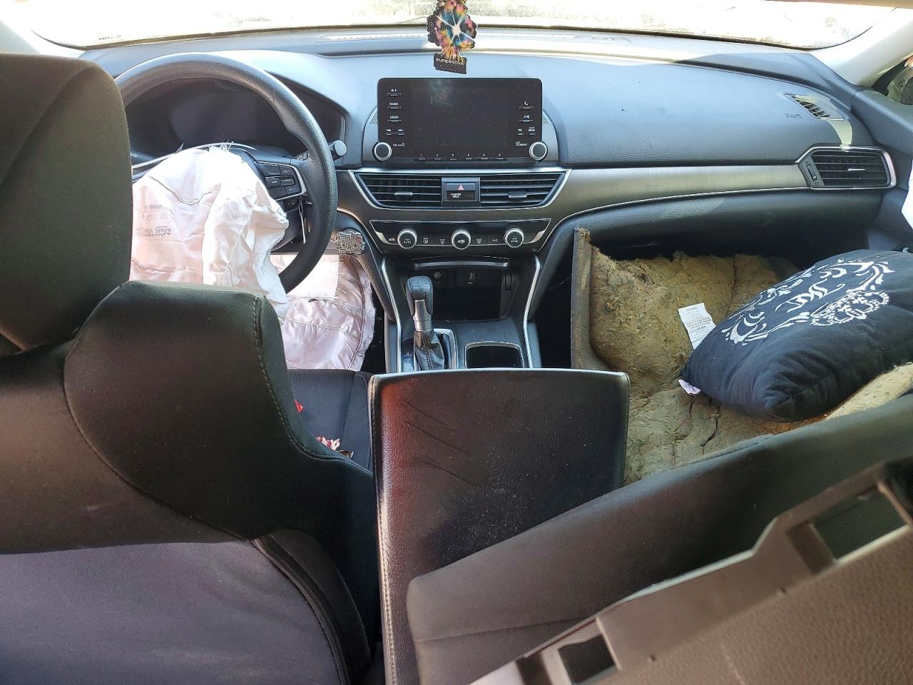 2018 HONDA ACCORD LX photo 8