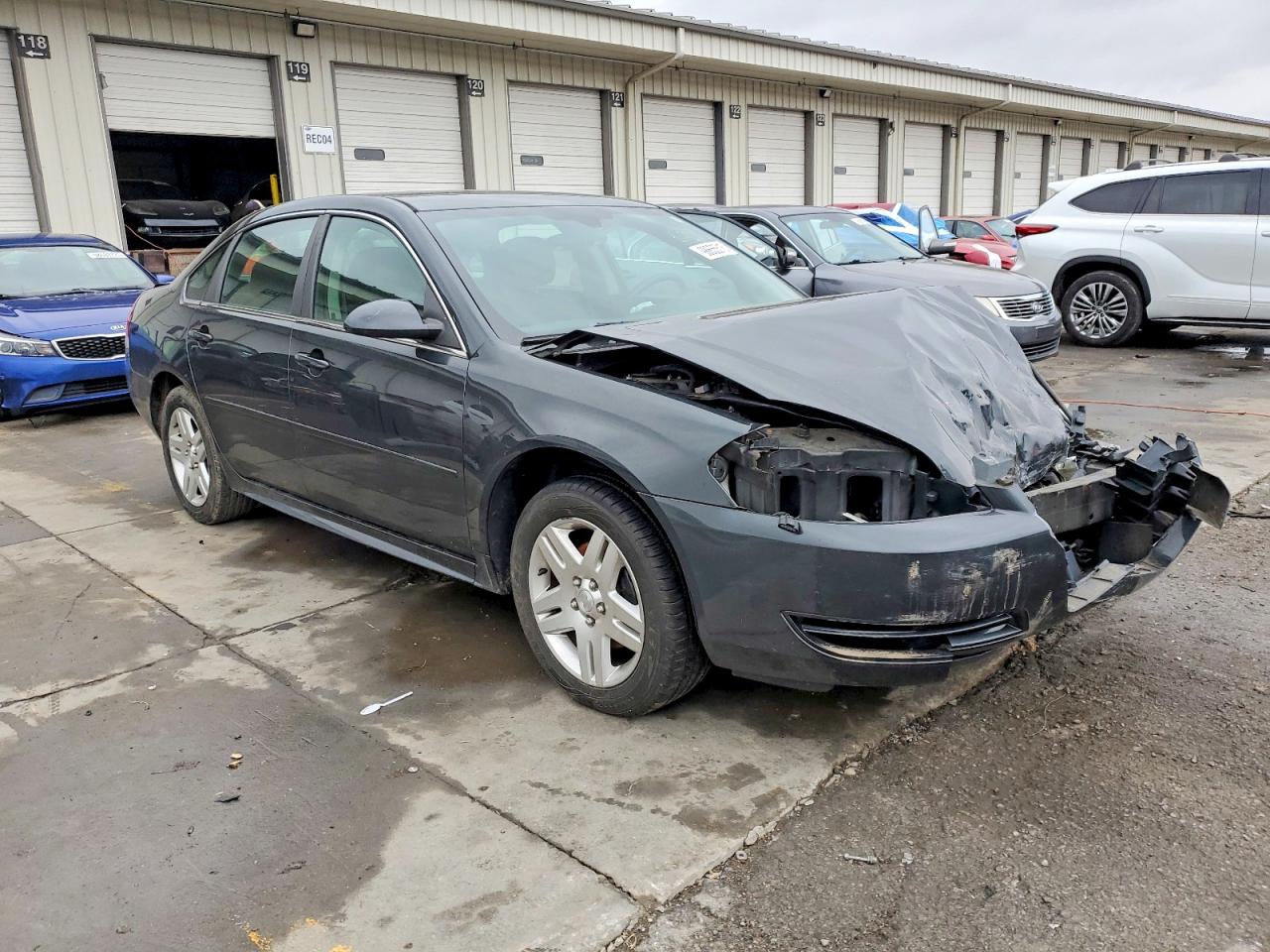 2013 CHEVROLET IMPALA LT photo 4