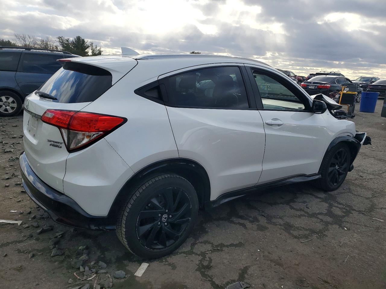 2021 HONDA HR-V SPORT photo 3