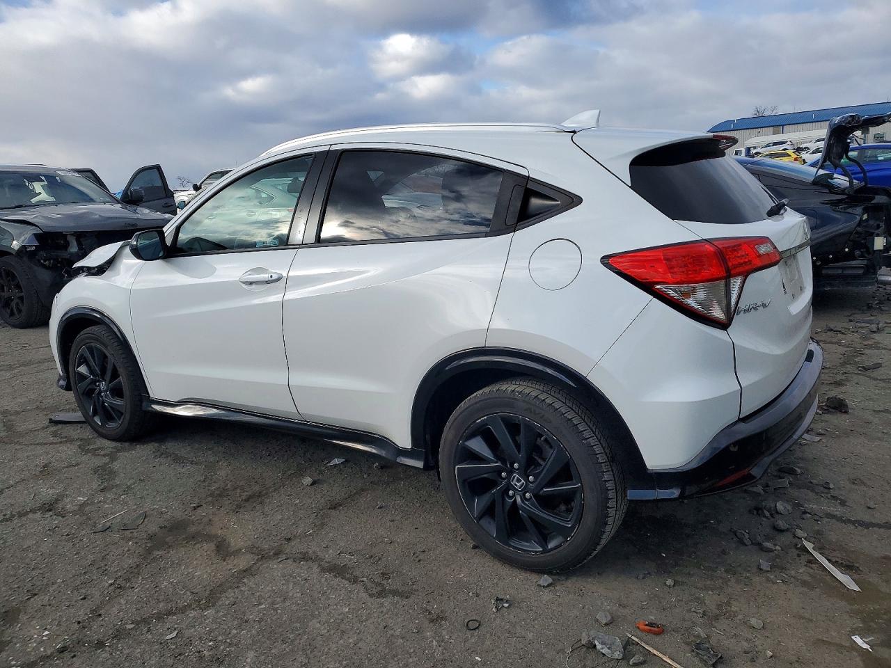 2021 HONDA HR-V SPORT photo 2