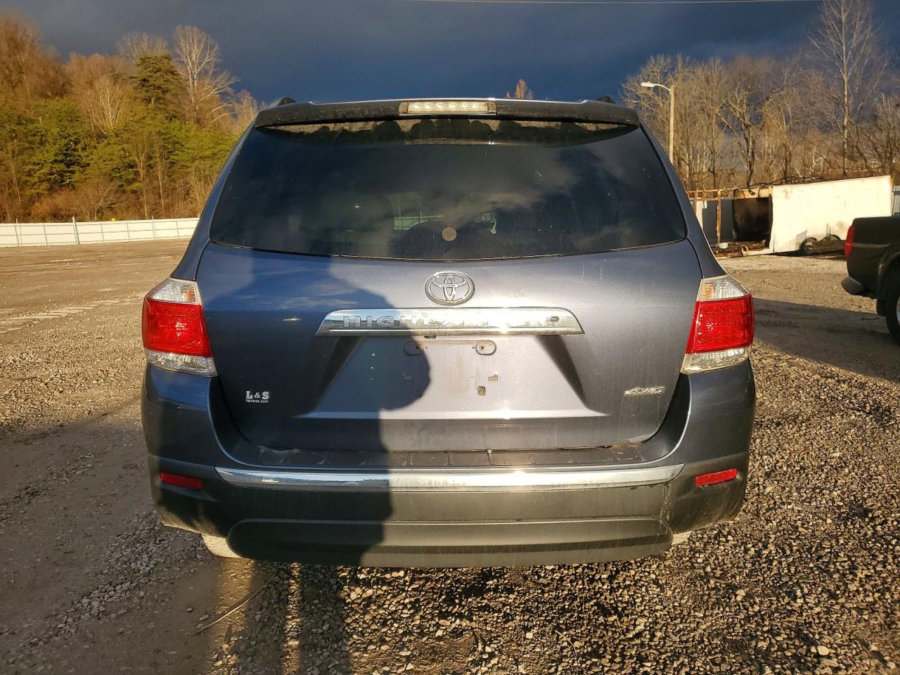 2013 TOYOTA HIGHLANDER LIMITED photo 6