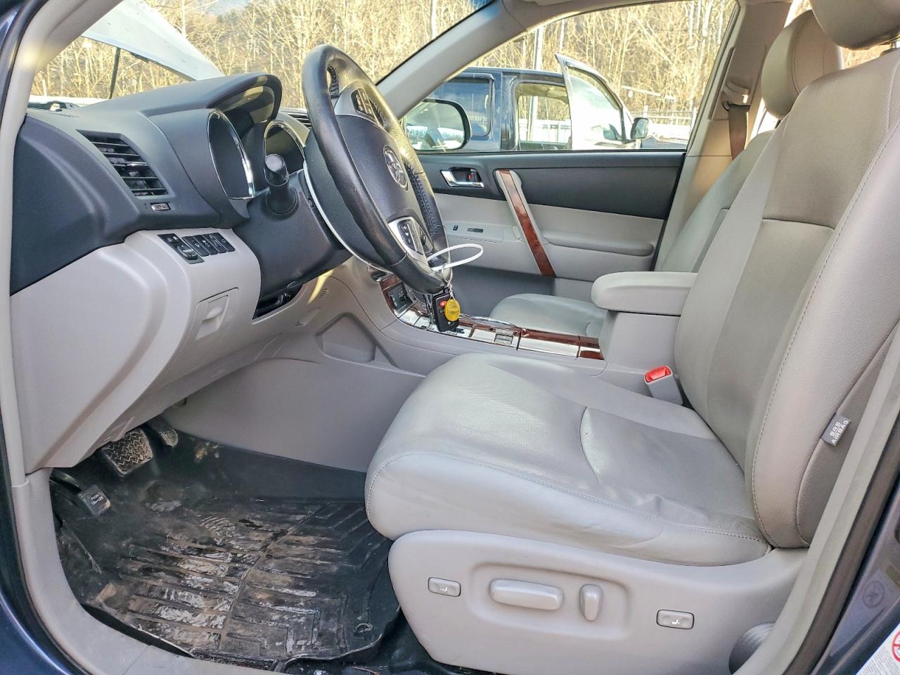 2013 TOYOTA HIGHLANDER LIMITED photo 7