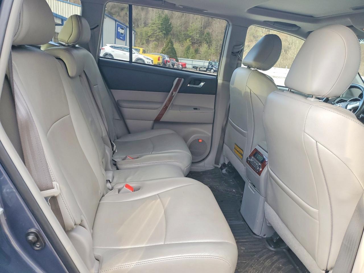 2013 TOYOTA HIGHLANDER LIMITED photo 11