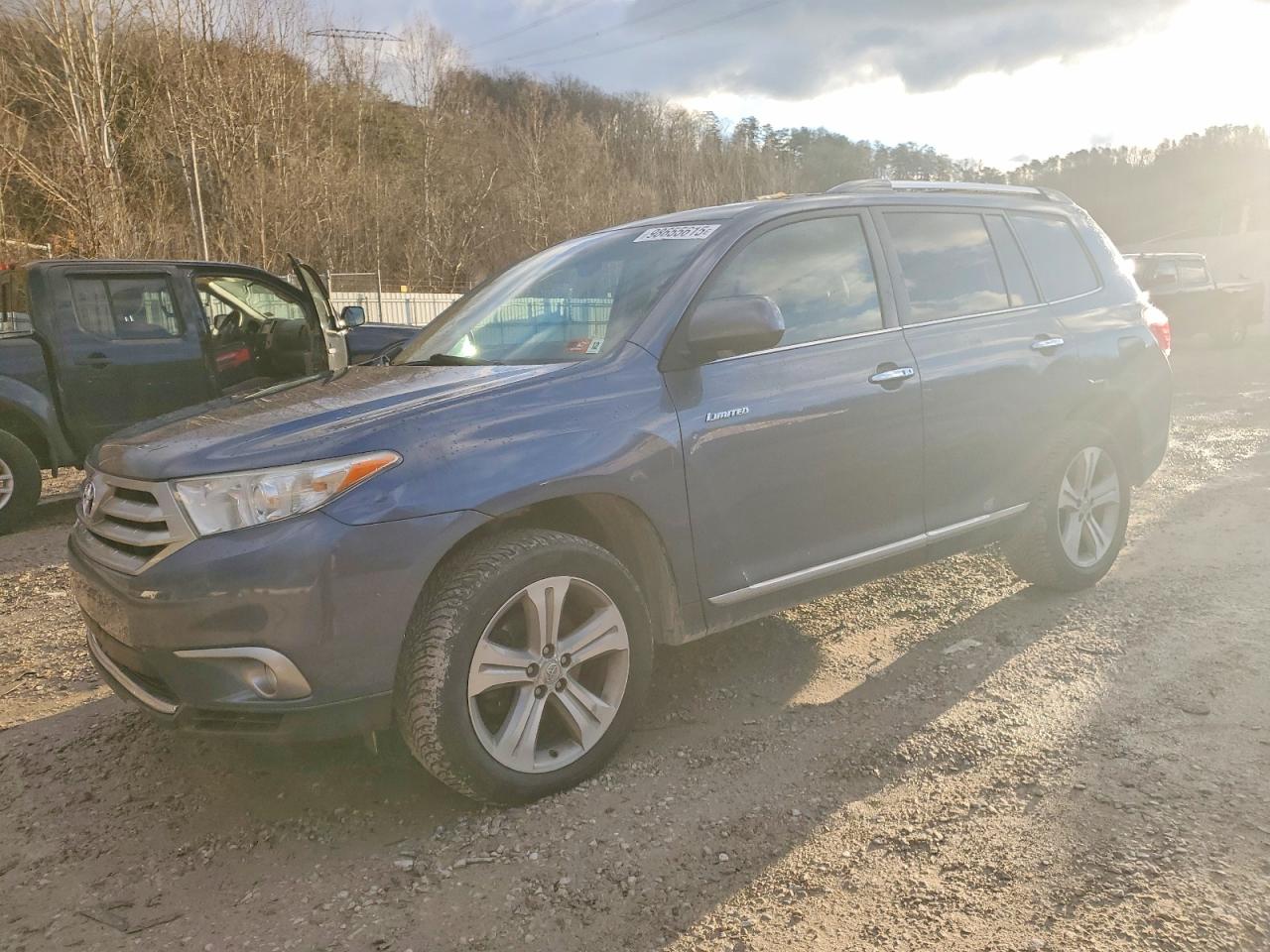 2013 TOYOTA HIGHLANDER