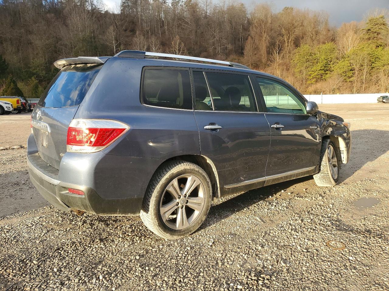 2013 TOYOTA HIGHLANDER LIMITED photo 3