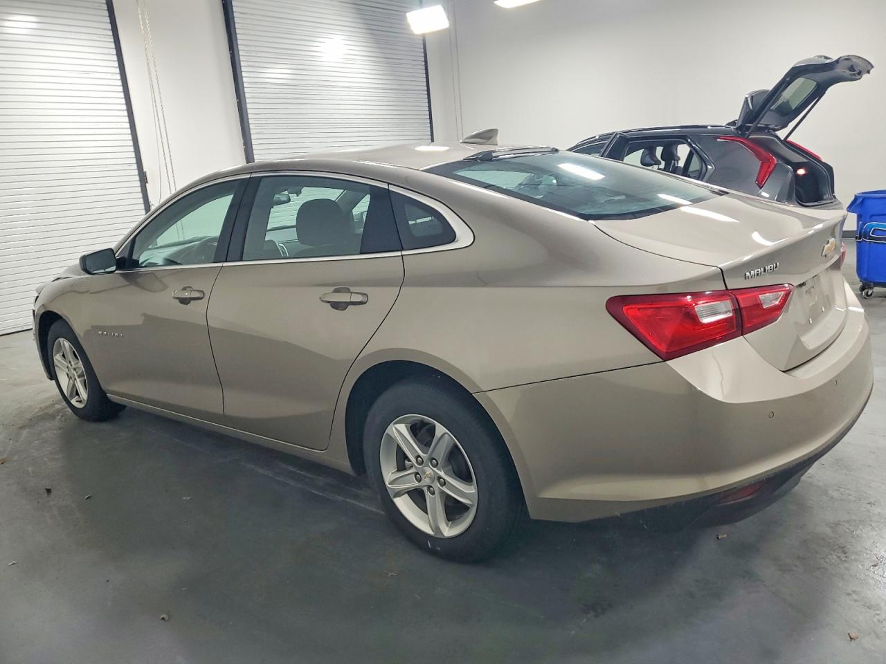 2024 CHEVROLET MALIBU LT photo 2