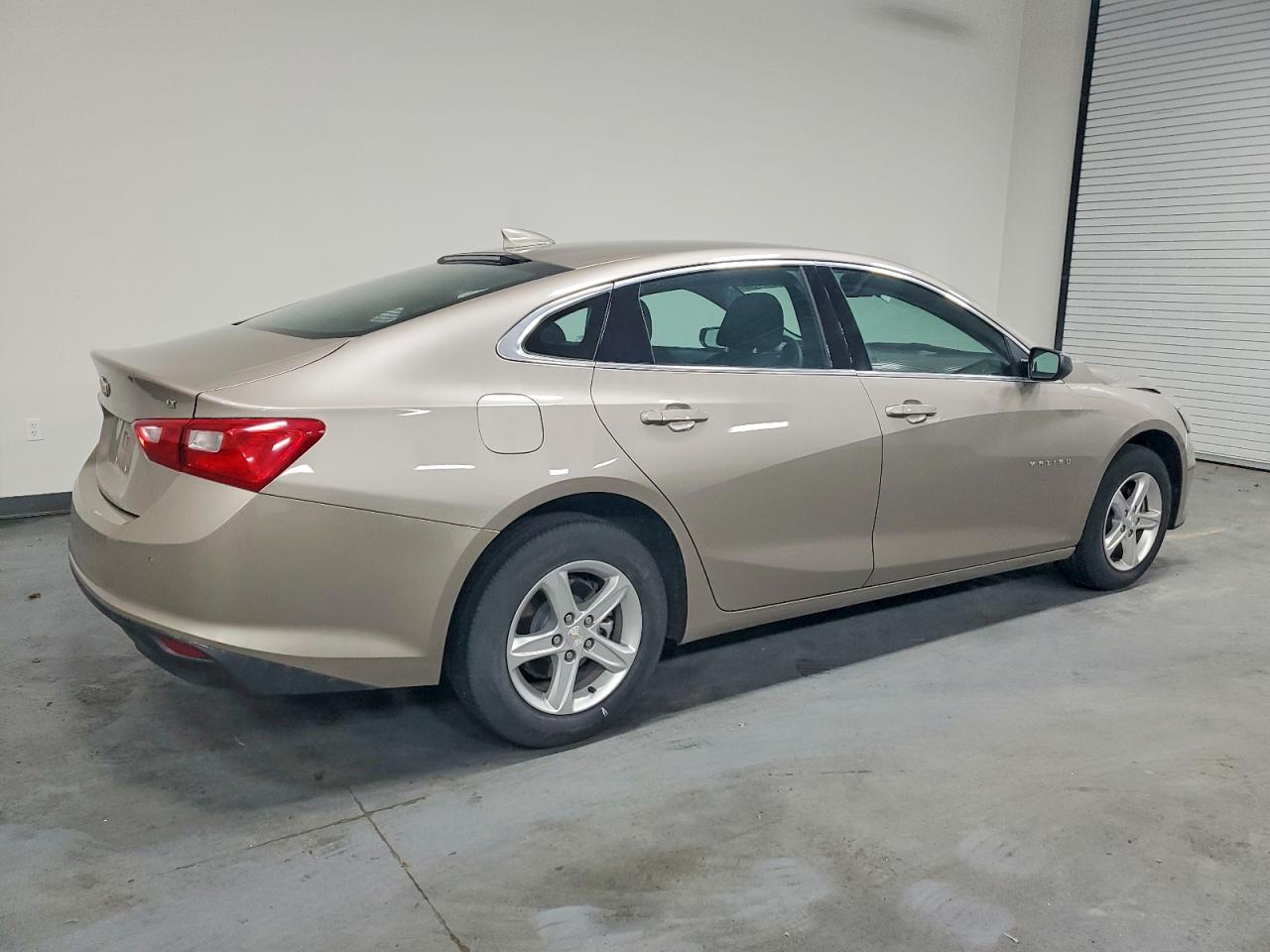 2024 CHEVROLET MALIBU LT photo 3
