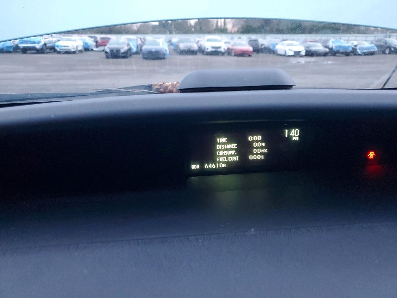 2015 TOYOTA PRIUS photo 9