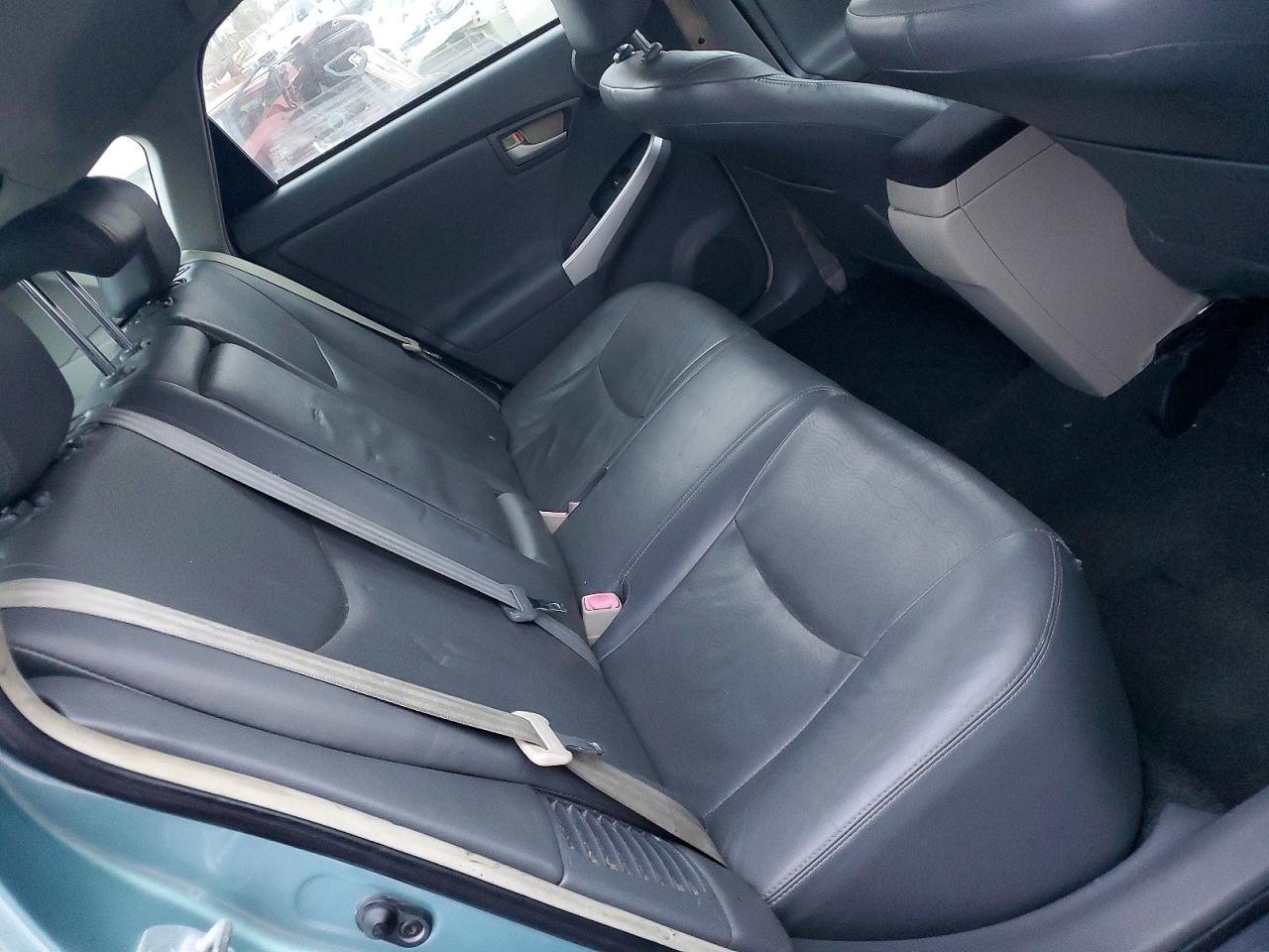 2015 TOYOTA PRIUS photo 10