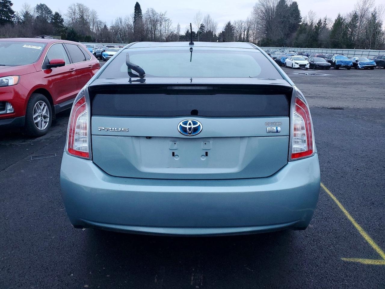 2015 TOYOTA PRIUS photo 6