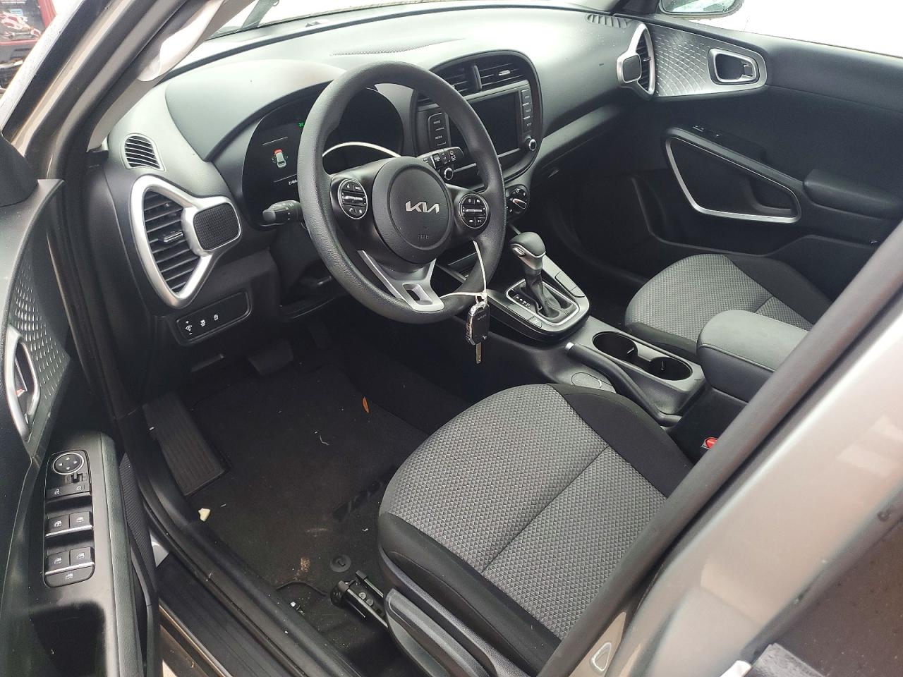 2025 KIA SOUL LX photo 8