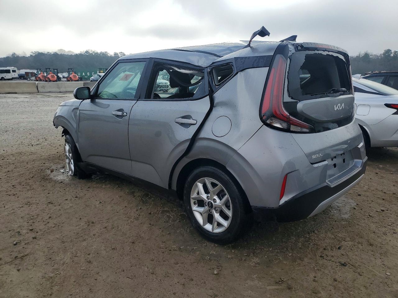 2025 KIA SOUL LX photo 2