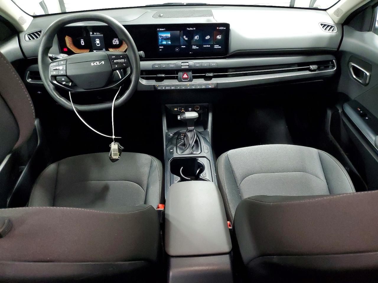 2025 KIA K4 LX photo 8
