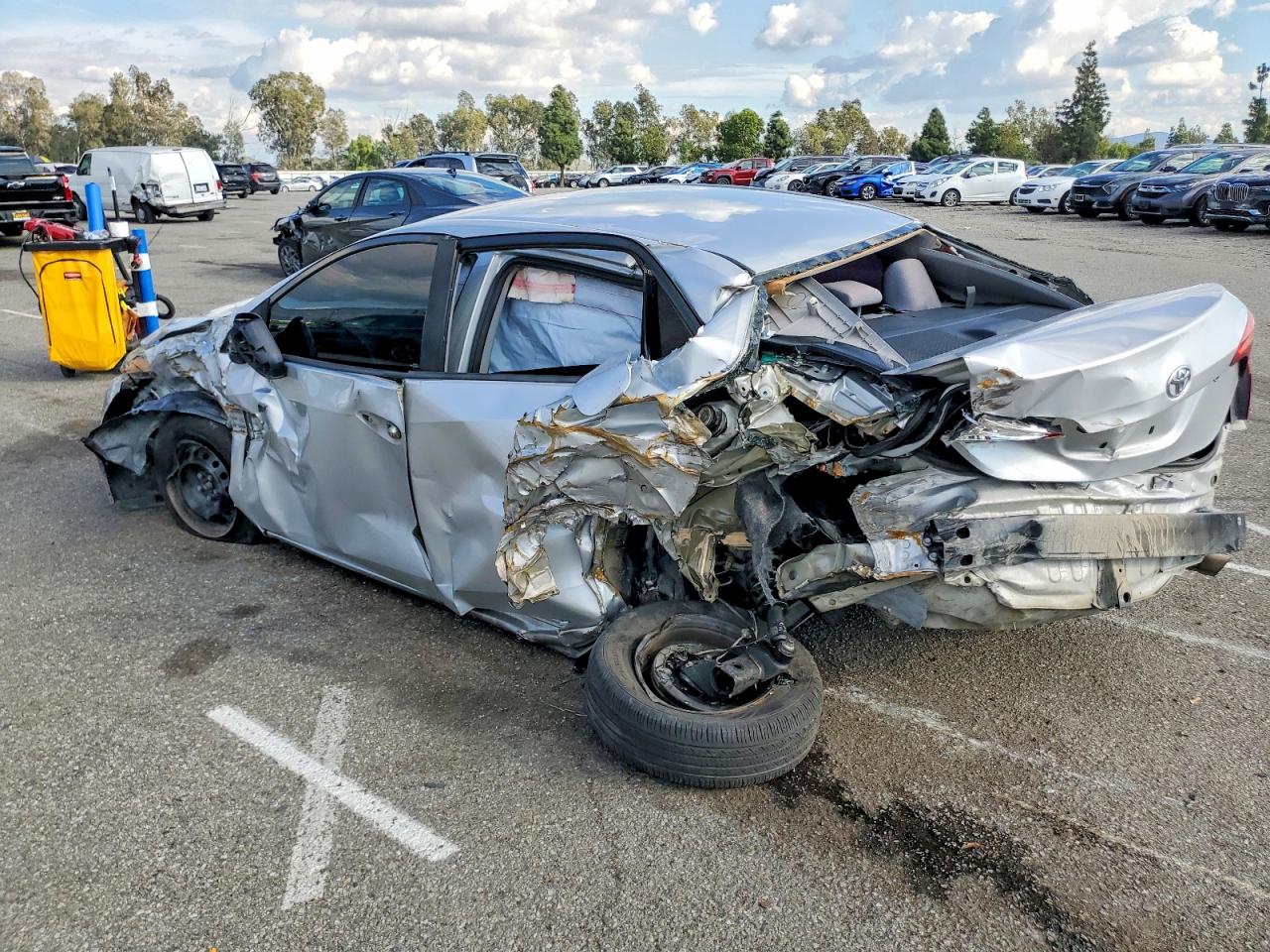 2017 TOYOTA COROLLA L photo 2