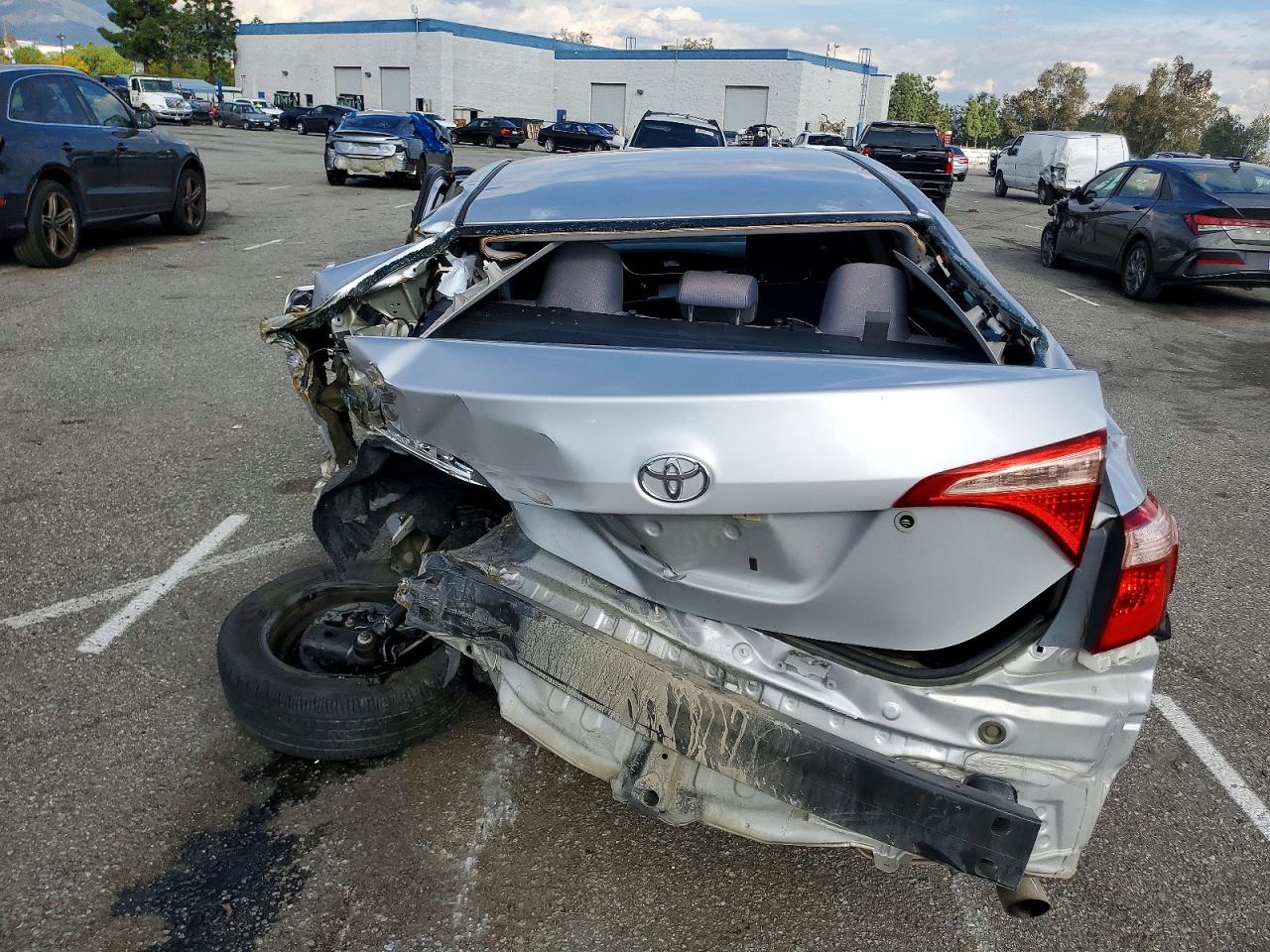 2017 TOYOTA COROLLA L photo 6
