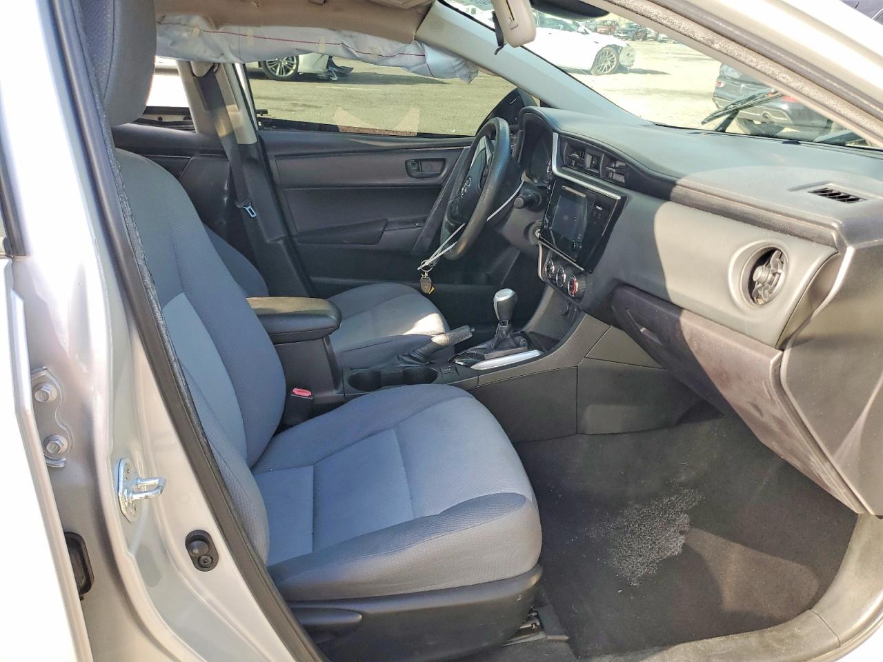 2017 TOYOTA COROLLA L photo 7