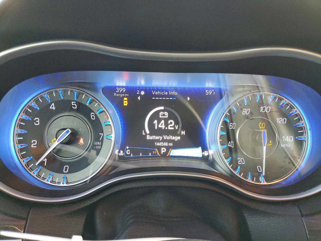 2018 CHRYSLER 300 TOURING photo 9