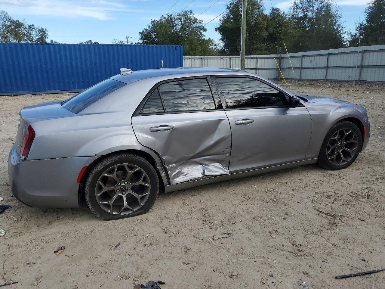 2018 CHRYSLER 300 TOURING photo 3