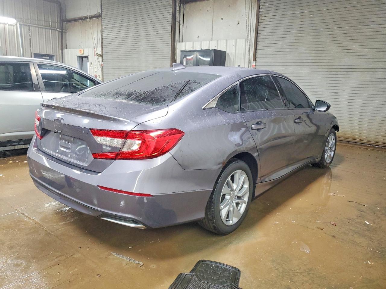 2018 HONDA ACCORD LX photo 3