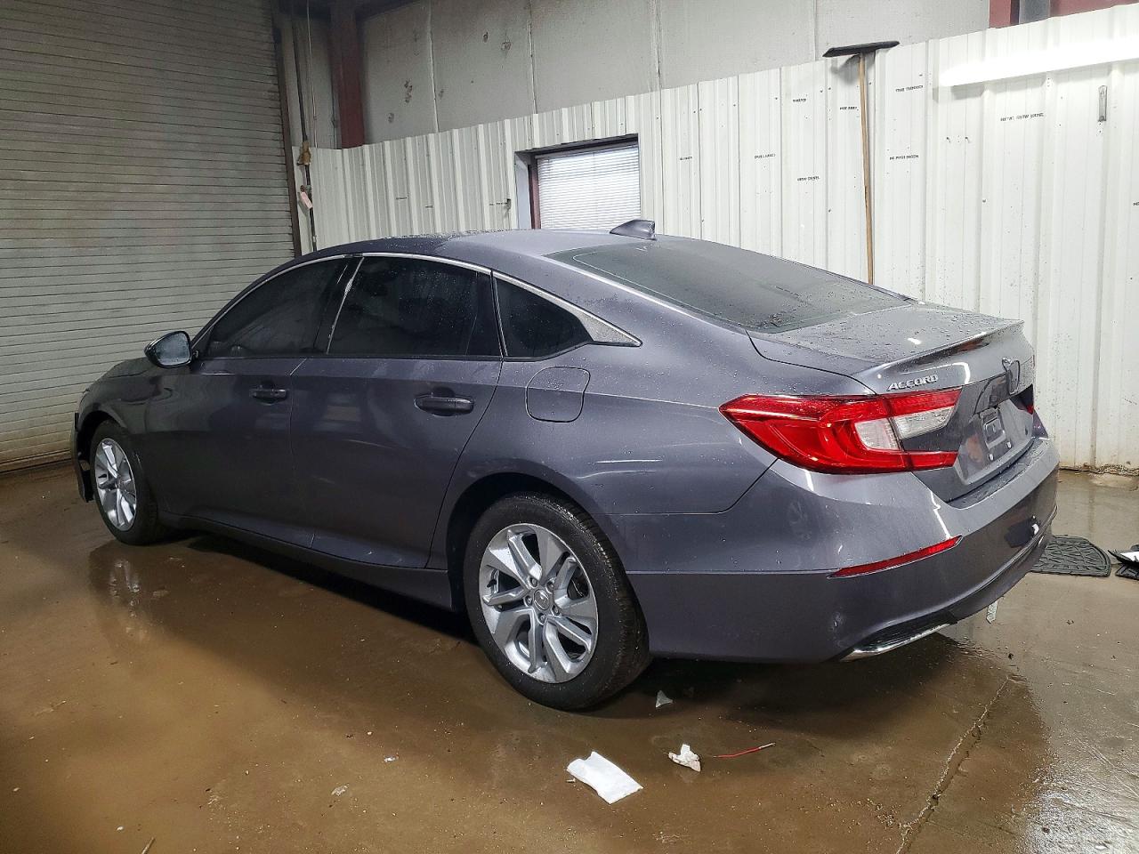 2018 HONDA ACCORD LX photo 2