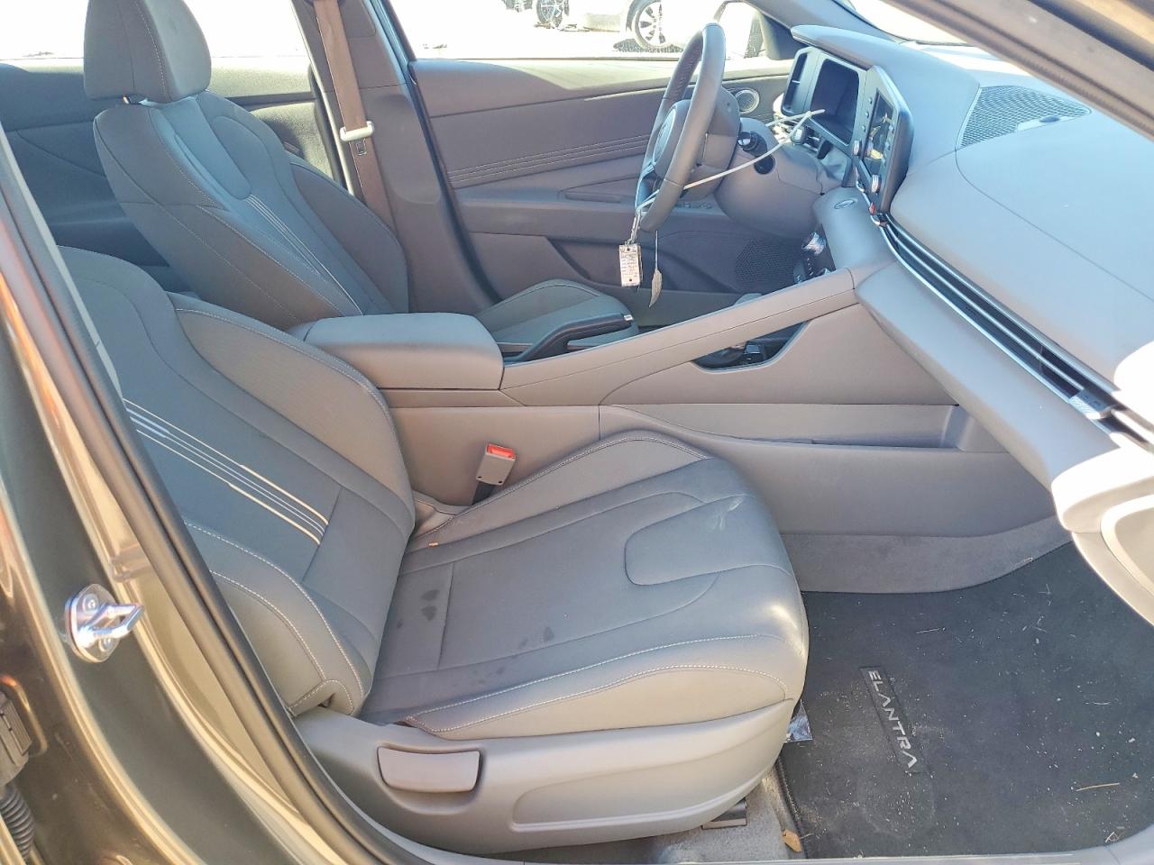 2025 HYUNDAI ELANTRA SEL SPORT photo 7