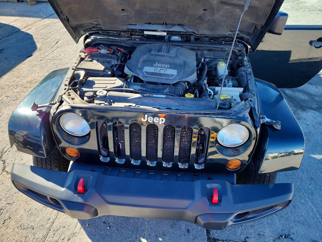 2012 JEEP WRANGLER UNLIMITED SAHARA photo 12