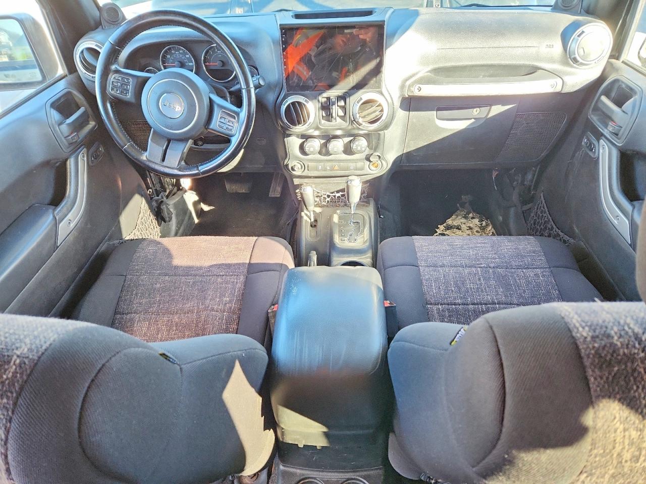 2012 JEEP WRANGLER UNLIMITED SAHARA photo 8