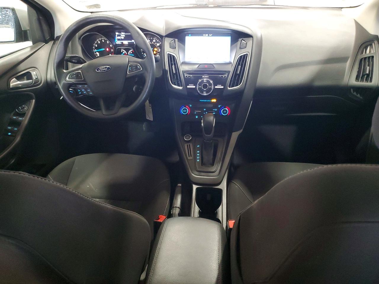 2017 FORD FOCUS SEL photo 8