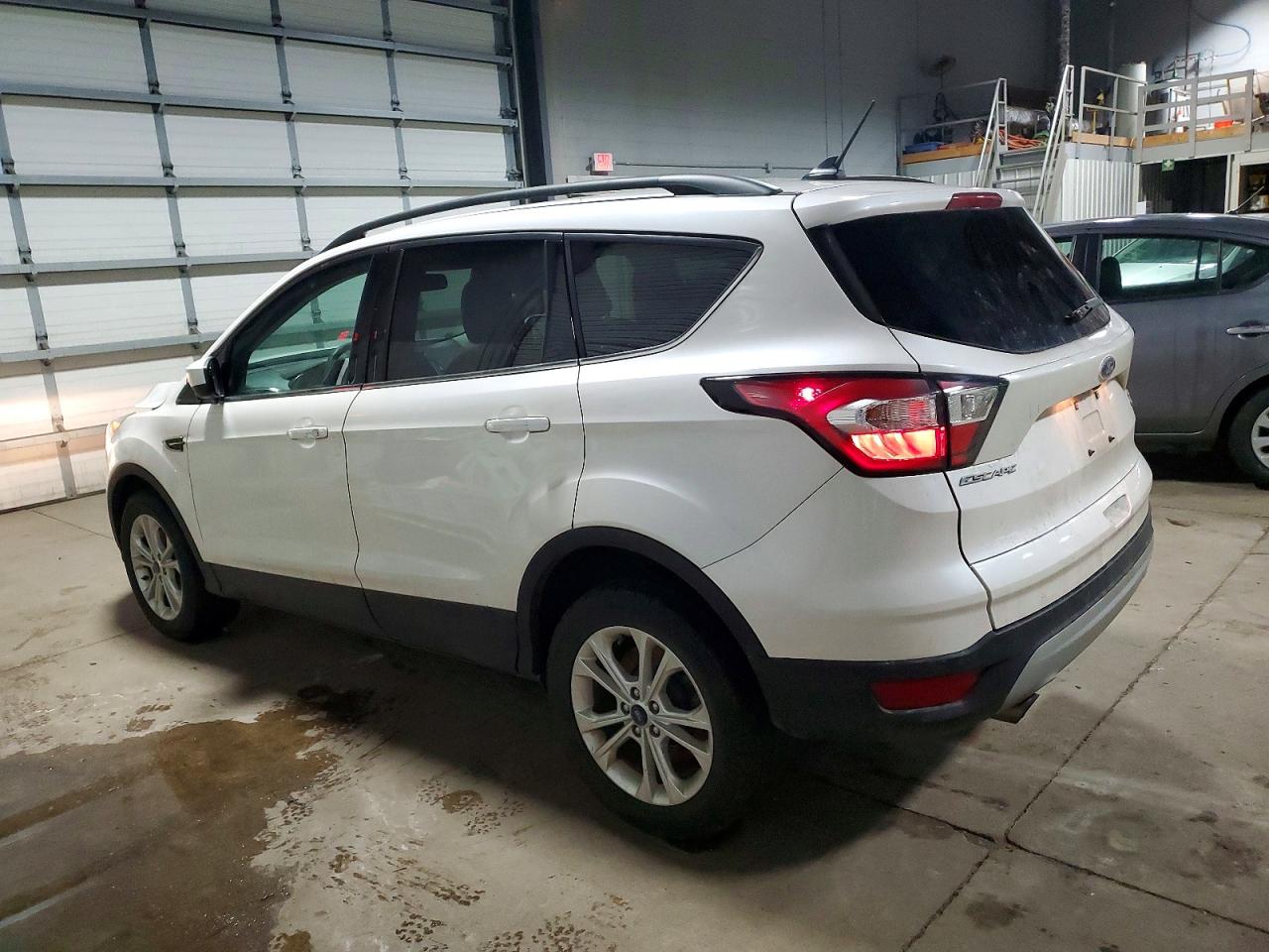 2018 FORD ESCAPE SEL photo 2