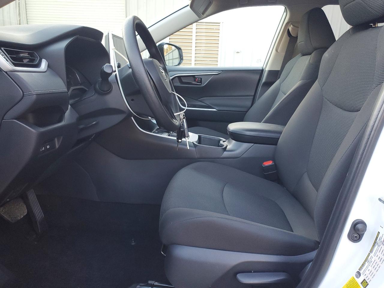 2025 TOYOTA RAV4 LE photo 7