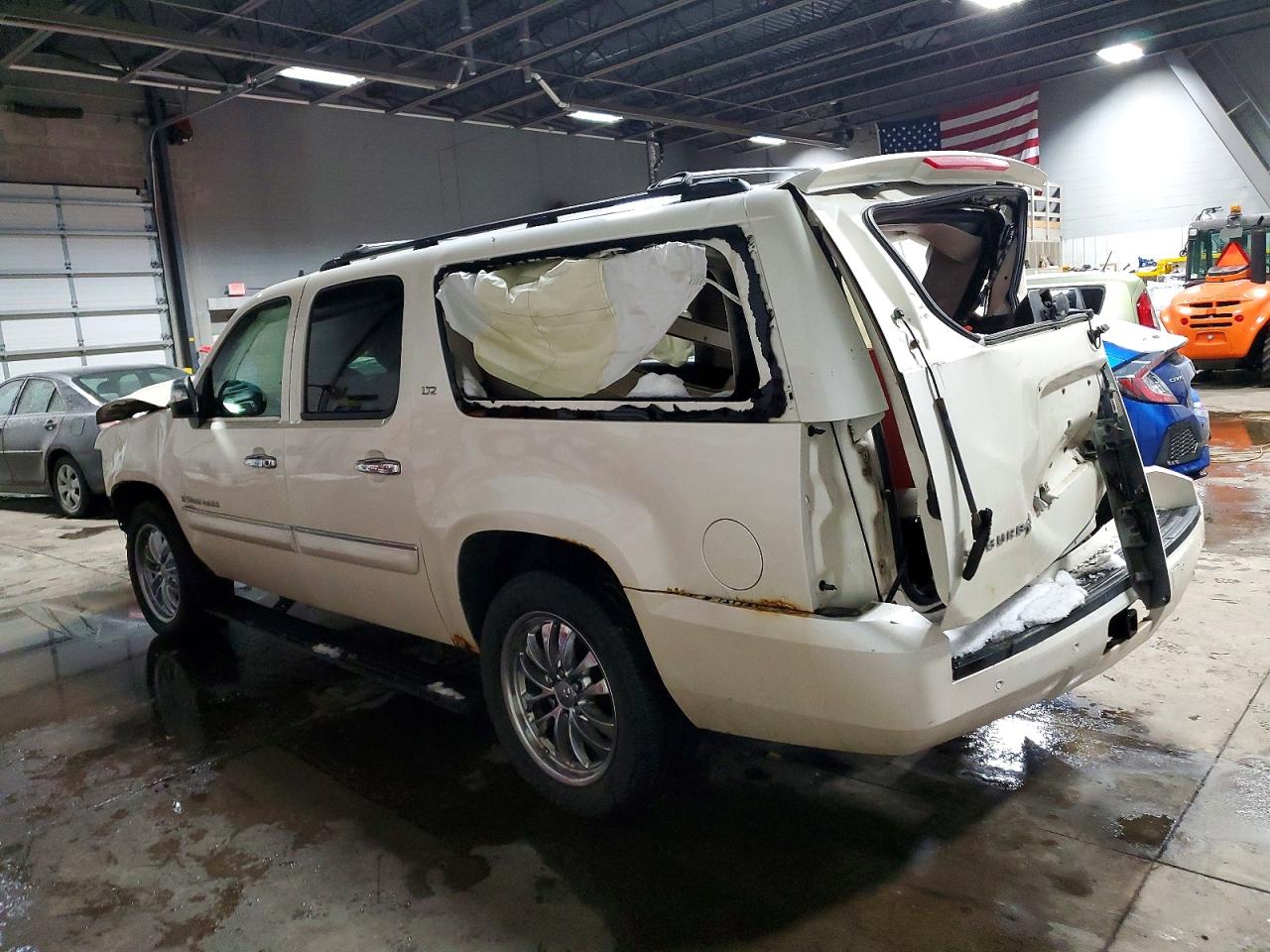 2008 CHEVROLET SUBURBAN K1500 LS photo 2