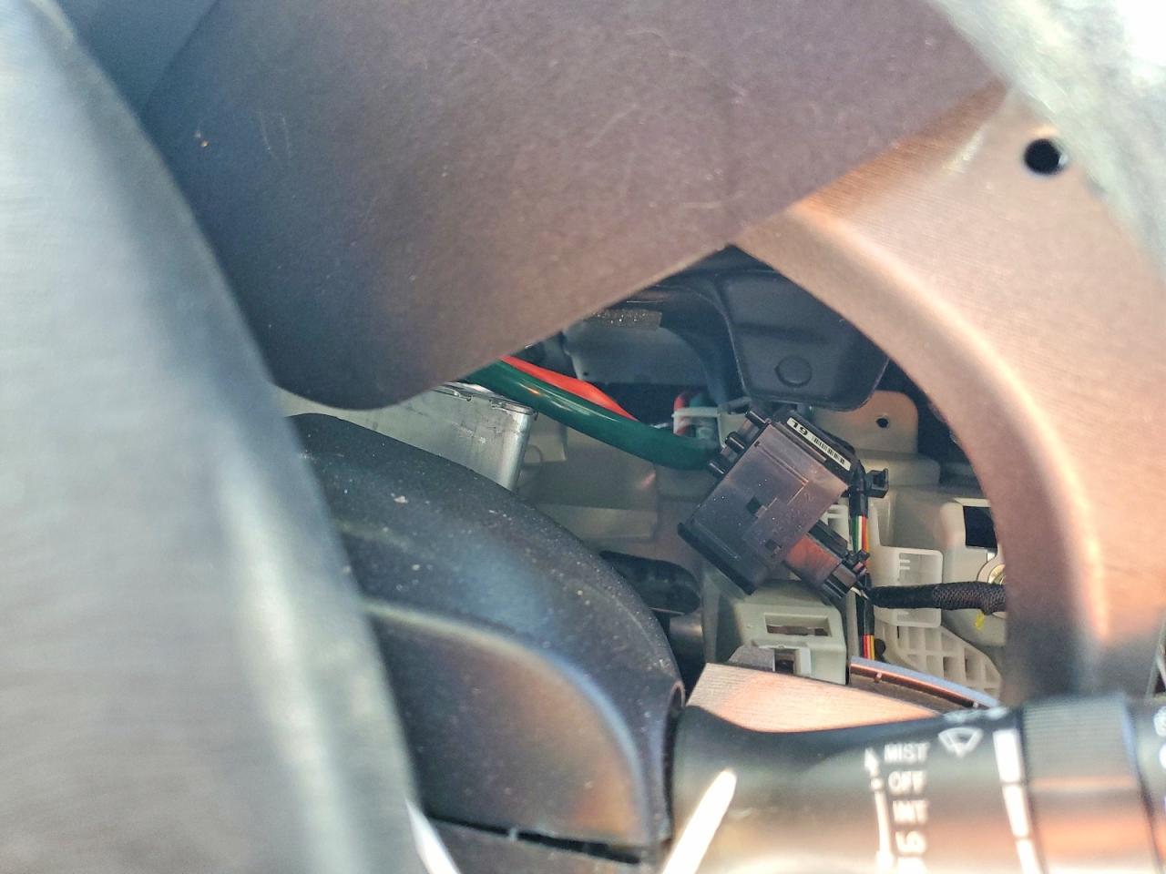 2015 TOYOTA PRIUS TWO photo 9