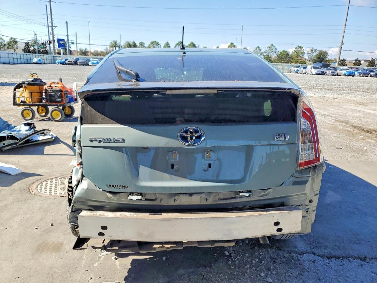 2015 TOYOTA PRIUS TWO photo 6