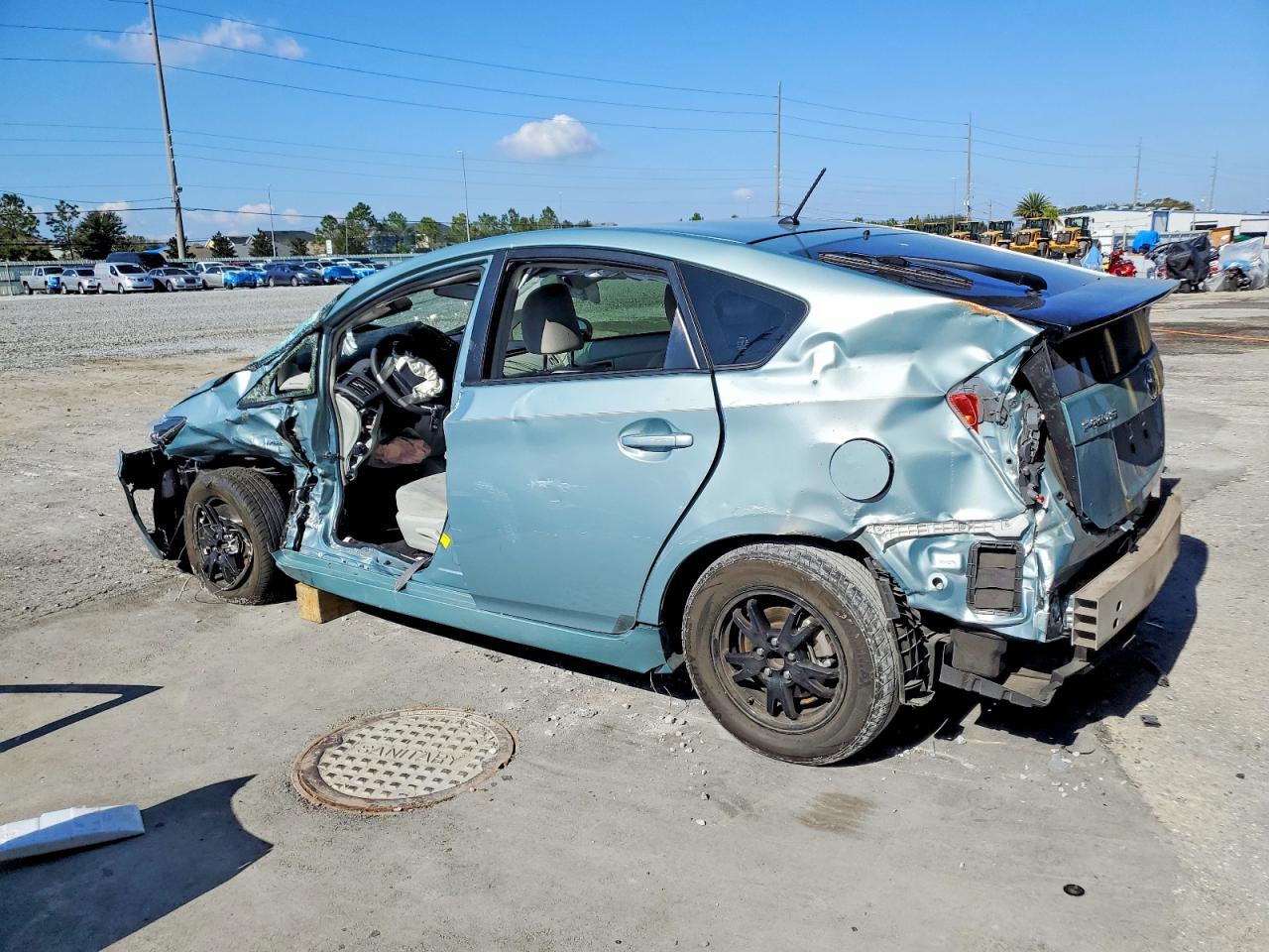 2015 TOYOTA PRIUS TWO photo 2
