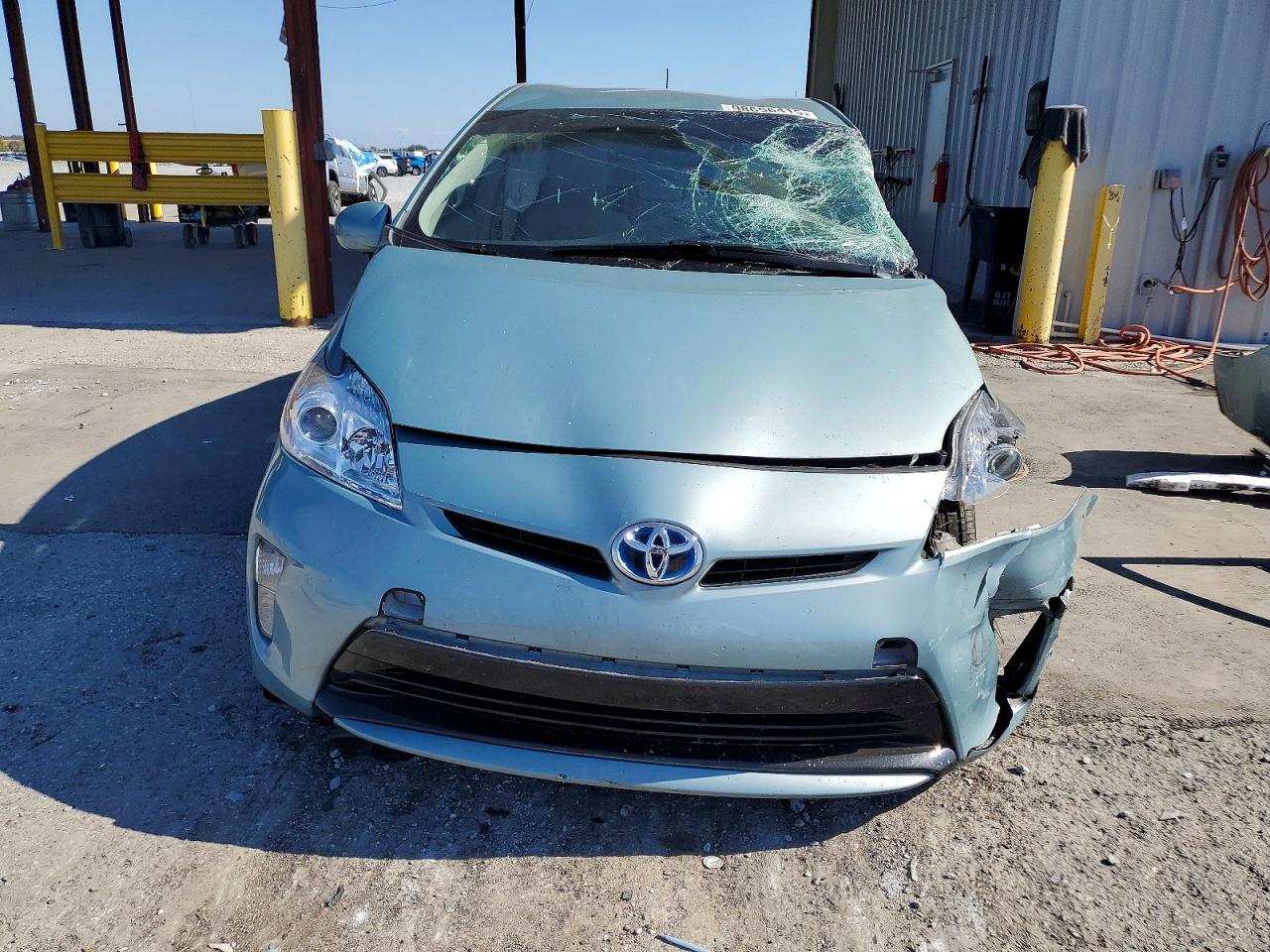 2015 TOYOTA PRIUS TWO photo 5