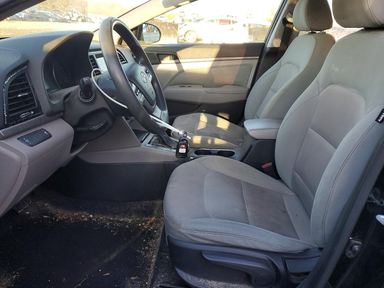 2017 HYUNDAI ELANTRA SE photo 7