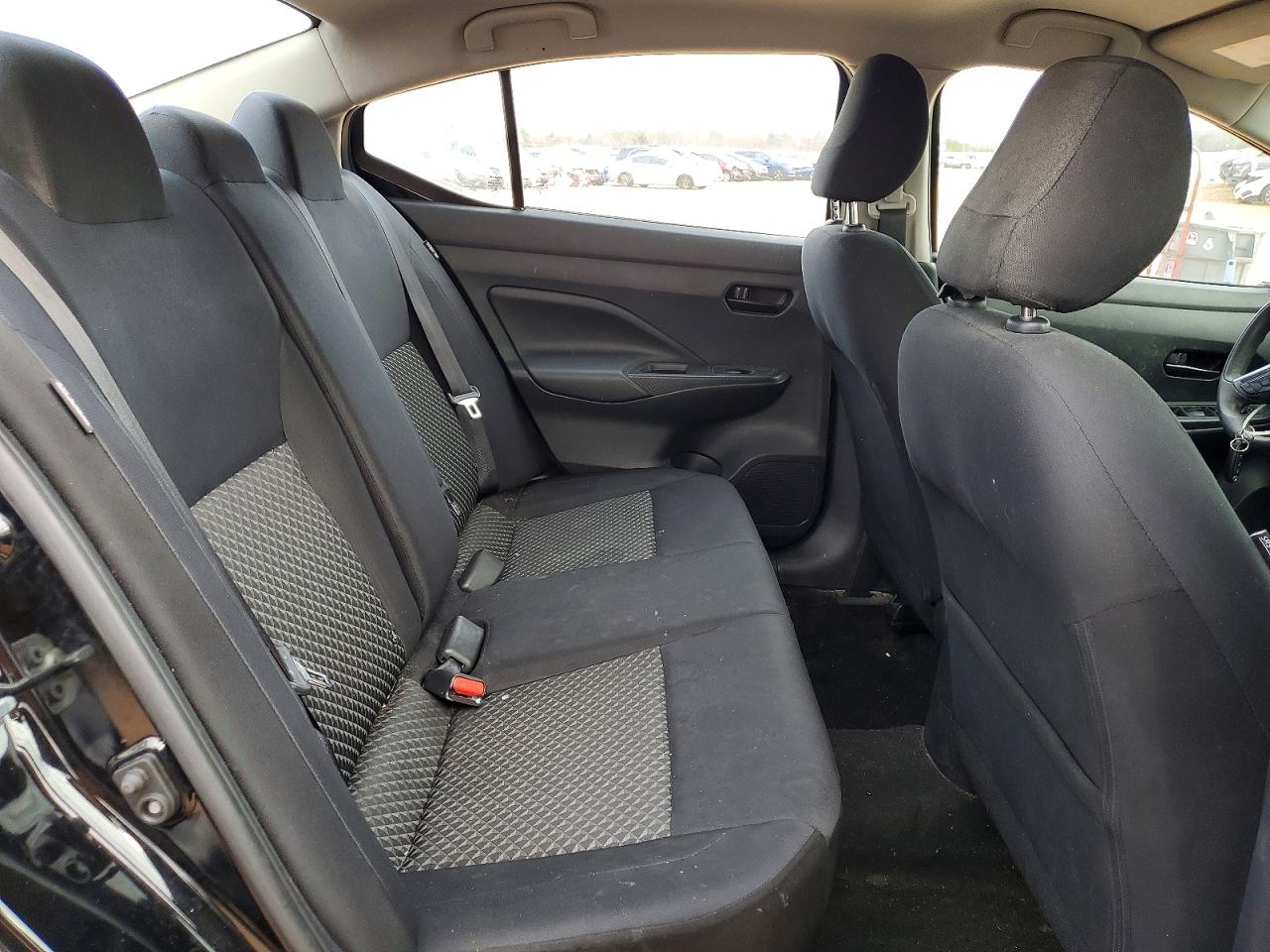 2020 NISSAN VERSA S photo 10