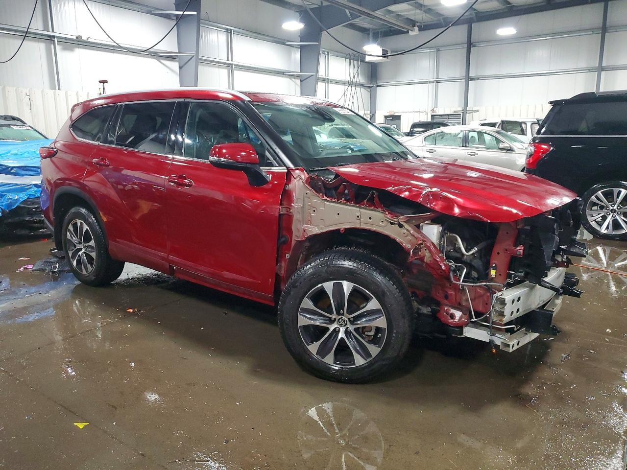 2022 TOYOTA HIGHLANDER XLE photo 4