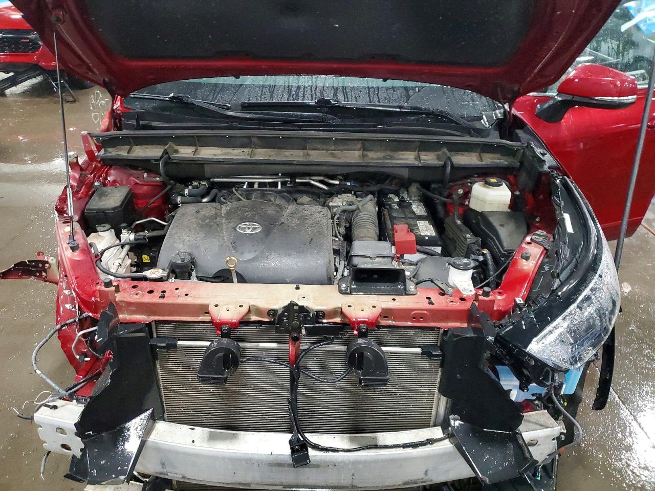 2022 TOYOTA HIGHLANDER XLE photo 12