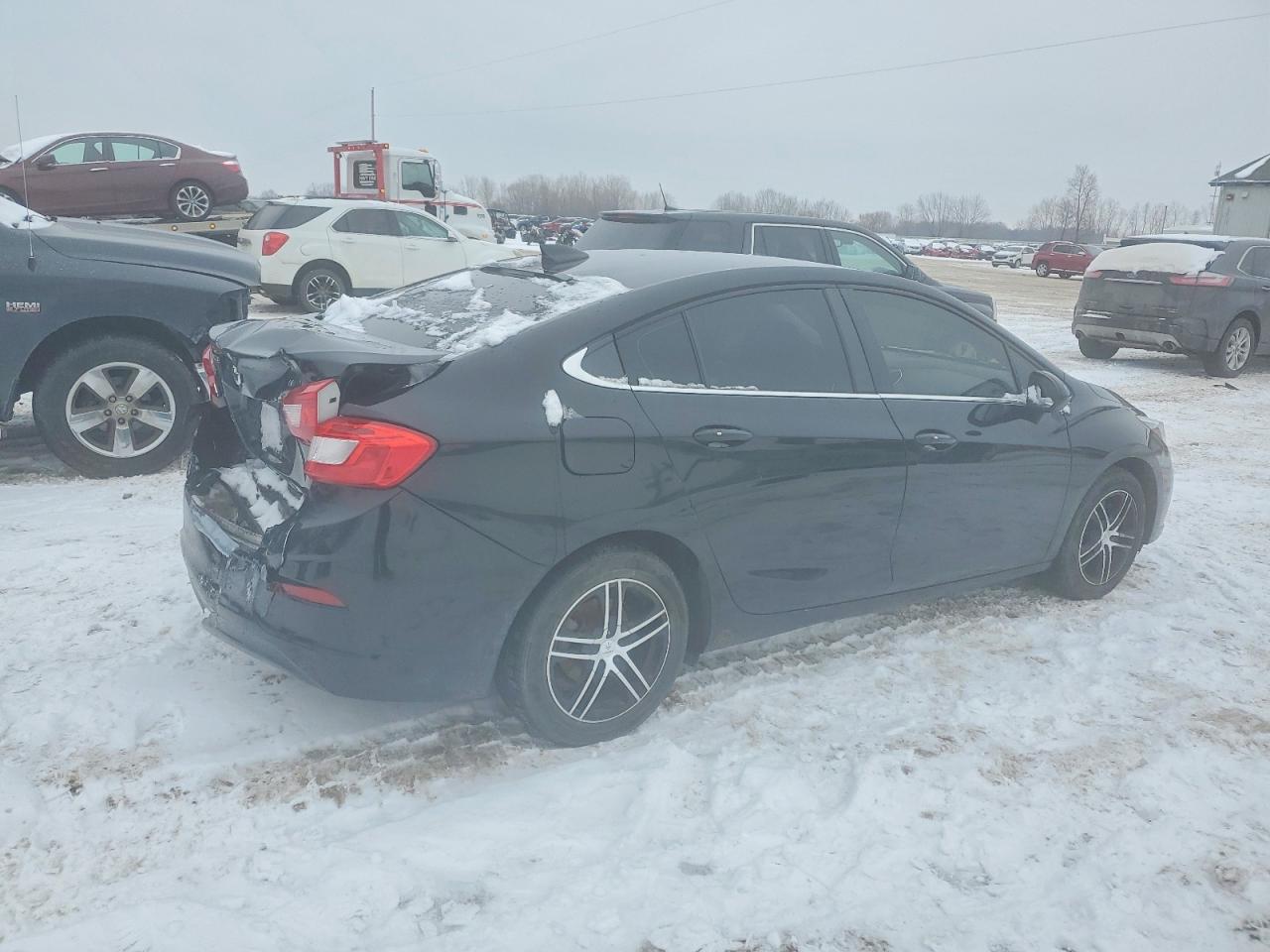 2017 CHEVROLET CRUZE LT photo 3