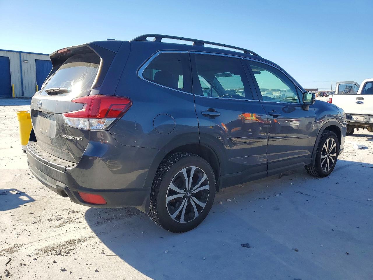2022 SUBARU FORESTER LIMITED photo 3