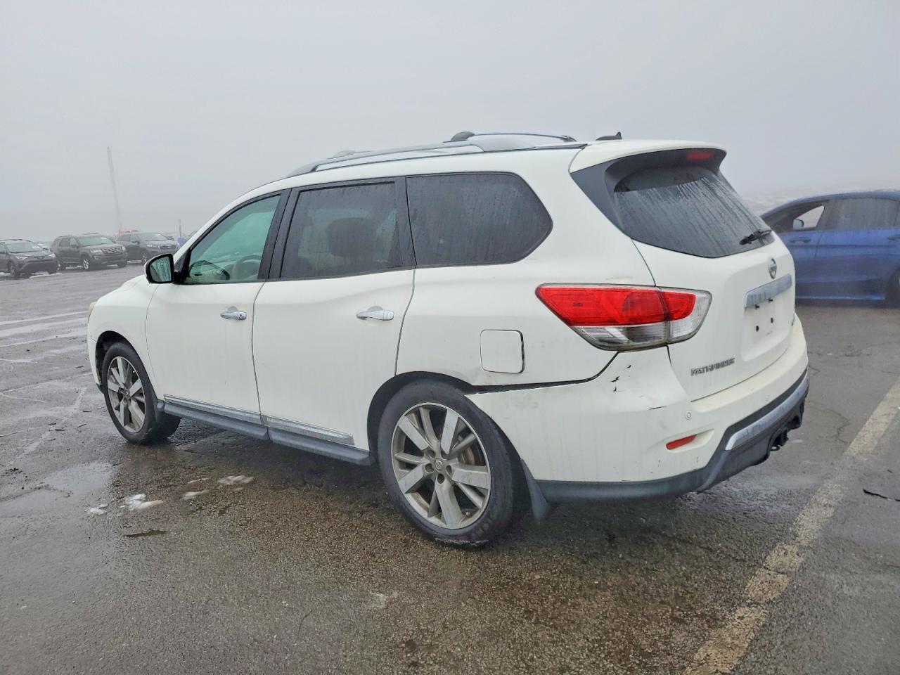 2013 NISSAN PATHFINDER S photo 2
