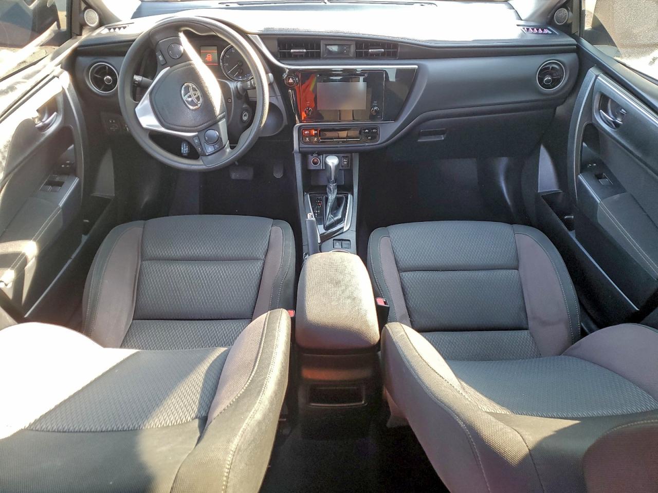 2019 TOYOTA COROLLA L photo 8