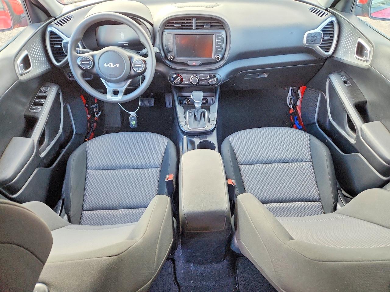 2024 KIA SOUL LX photo 8