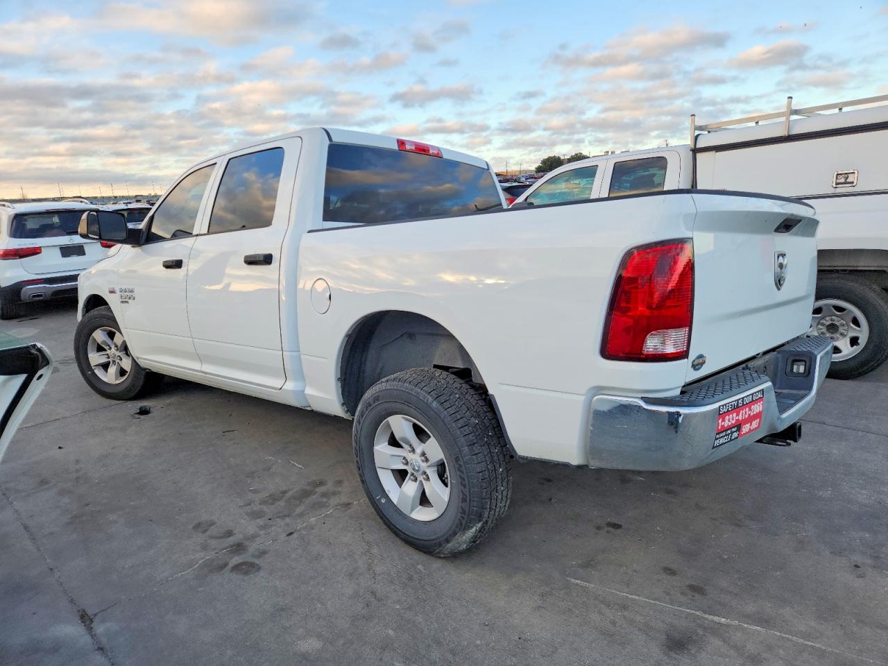 2023 RAM 1500 CLASSIC TRADESMAN photo 2